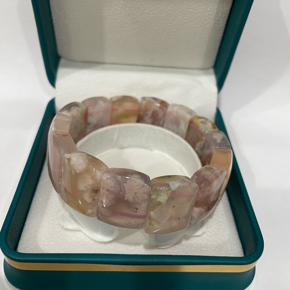 Flower agate bangle